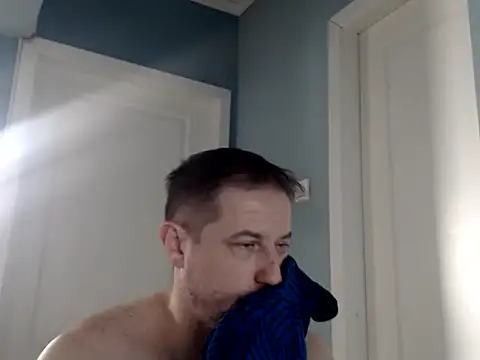 Snapshot of MisterFaithRO chatting on 05-01-26, 11:37 MisterFaithRO online show from 05-01-26, 11:37
