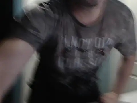 Snapshot of MisterFaithRO chatting on 05-23-26, 10:25 MisterFaithRO online show from 05-23-26, 10:25
