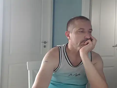 Snapshot of MisterFaithRO chatting on 06-07-26, 01:26 MisterFaithRO online show from 06-07-26, 01:26