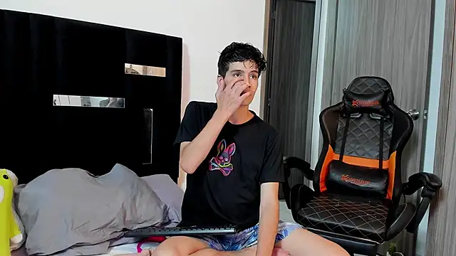 Dimitrixxx   online show from 02-13-25, 12:35