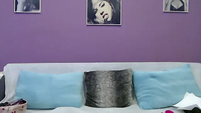 Snapshot of christine33 chatting on 03-21-25, 03:35 christine33 online show from 03-21-25, 03:35