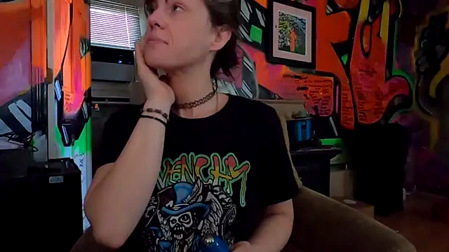 TheDaisyChaos online show from 02-20-25, 05:07