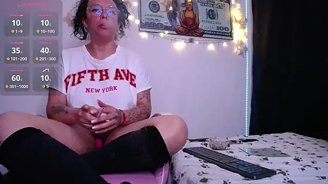 Jessi Evans online show from 11-27-25, 01:57