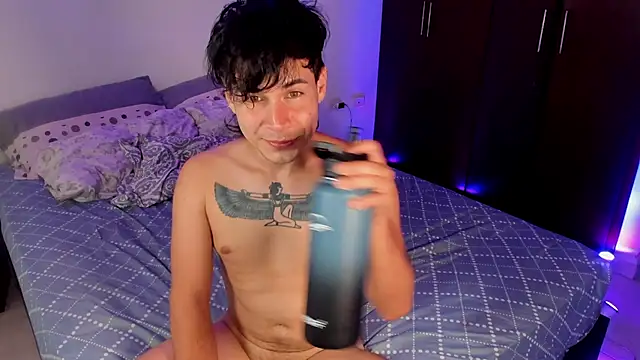 Snapshot of Ryan_picato chatting on 12-17-24, 07:48 Ryan picato online show from 12-17-24, 07:48