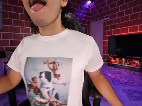 Snapshot of Ryan_picato chatting on 10-16-25, 07:59 Ryan picato online show from 10-16-25, 07:59