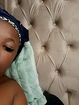 SWEETDOLLY29XX online show from 10-23-25, 07:18