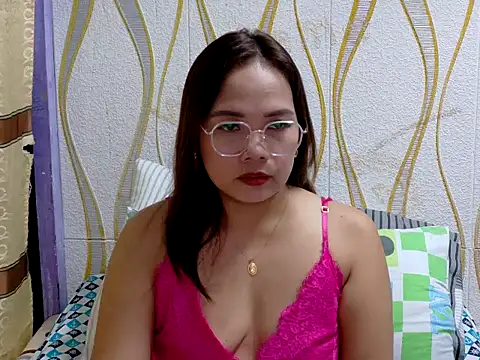 BURBERRY69 online show from 01-06-26, 02:04