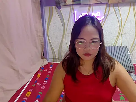 BURBERRY69 online show from 03-02-26, 10:44