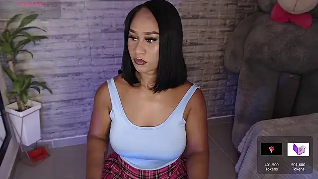 Snapshot of TinnaCobb chatting on 10-06-25, 01:30 TinnaCobb online show from 10-06-25, 01:30