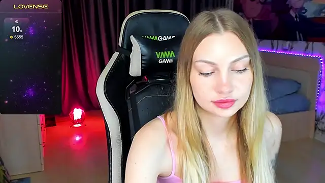 BiMolly online show from 10-14-25, 06:31