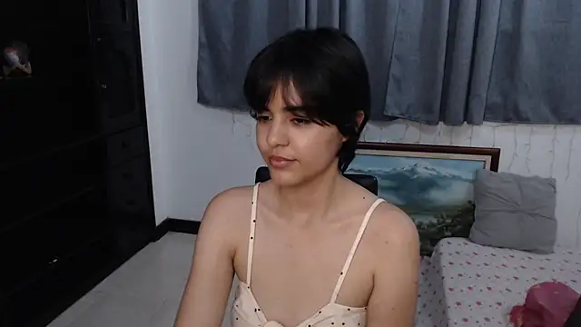 Snapshot of mia_collins_x chatting on 05-12-26, 12:52 mia collins x online show from 05-12-26, 12:52