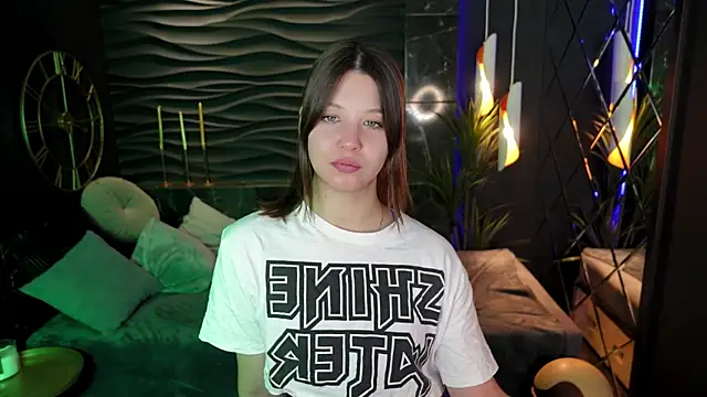 ElizaMild online show from 01-09-25, 05:00