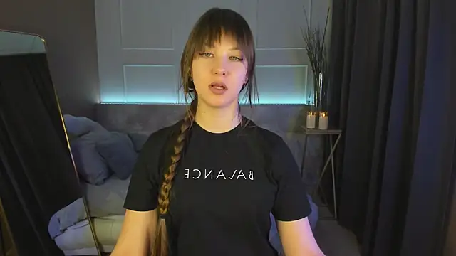 ElizaMild online show from 02-20-25, 04:57