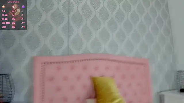 Snapshot of Princsgirl_ chatting on 07-16-26, 07:20 Princsgirl online show from 07-16-26, 07:20