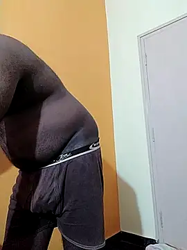 Snapshot of Indianguymohan chatting on 11-18-25, 04:44 Indianguymohan online show from 11-18-25, 04:44