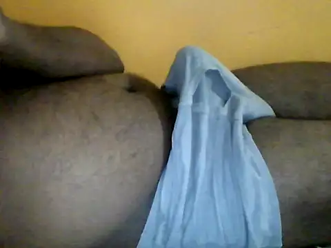 Snapshot of Indianguymohan chatting on 06-14-26, 04:42 Indianguymohan online show from 06-14-26, 04:42