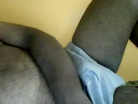 Snapshot of Indianguymohan chatting on 06-19-26, 05:17 Indianguymohan online show from 06-19-26, 05:17