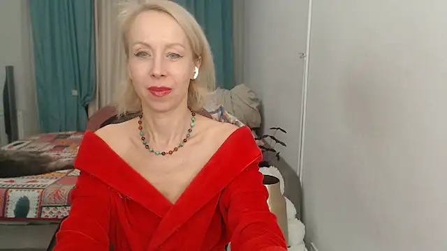 LuxuryNika online show from 10-30-25, 03:57