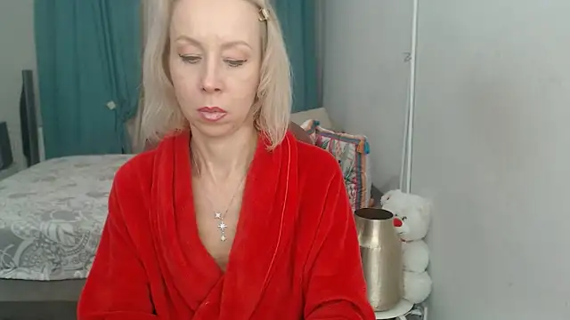 LuxuryNika online show from 11-20-25, 03:56