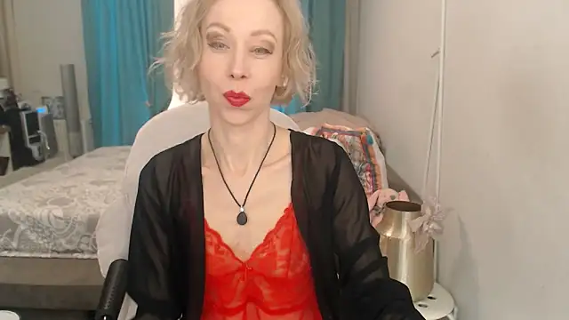 Snapshot of LuxuryNika chatting on 05-04-26, 12:34 LuxuryNika online show from 05-04-26, 12:34