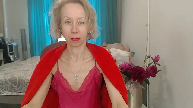 Snapshot of LuxuryNika chatting on 06-01-26, 08:05 LuxuryNika online show from 06-01-26, 08:05