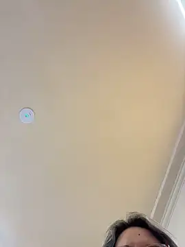 Snapshot of Gatitacarlita chatting on 11-19-25, 11:21 Gatitacarlita online show from 11-19-25, 11:21