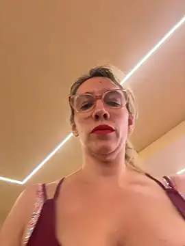 Snapshot of Gatitacarlita chatting on 11-24-25, 04:29 Gatitacarlita online show from 11-24-25, 04:29