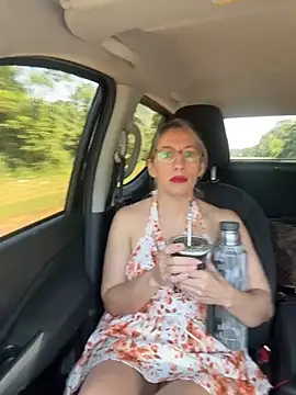 Snapshot of Gatitacarlita chatting on 11-28-25, 12:30 Gatitacarlita online show from 11-28-25, 12:30