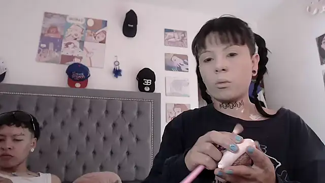 Snapshot of dulce_maria_x chatting on 01-19-25, 06:43 dulce maria x online show from 01-19-25, 06:43