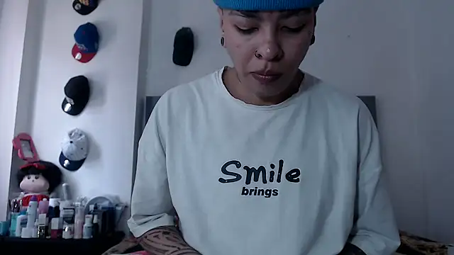 Snapshot of dulce_maria_x chatting on 10-22-25, 04:18 dulce maria x online show from 10-22-25, 04:18