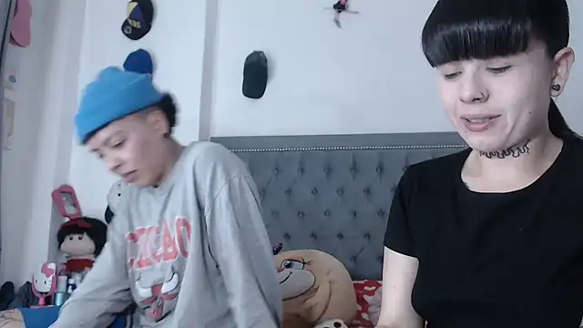 Snapshot of dulce_maria_x chatting on 10-23-25, 10:30 dulce maria x online show from 10-23-25, 10:30