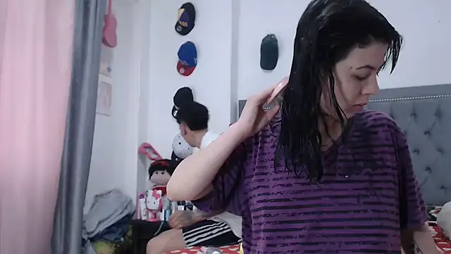 Snapshot of dulce_maria_x chatting on 10-25-25, 11:40 dulce maria x online show from 10-25-25, 11:40