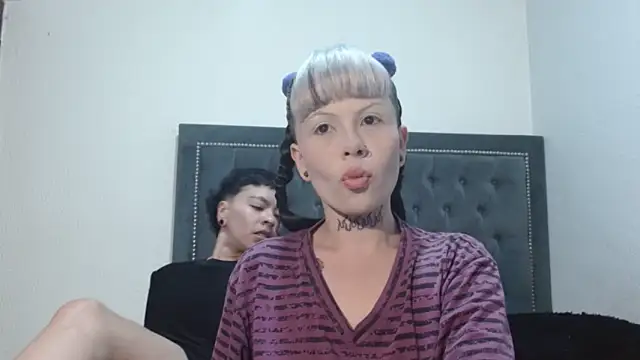 dulce maria x online show from 04-08-26, 06:24