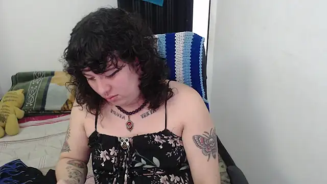 Snapshot of Smoke_trip_Alicia chatting on 02-14-26, 03:09 Smoke trip Alicia online show from 02-14-26, 03:09