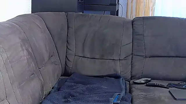 Snapshot of grandcool chatting on 12-22-25, 08:22 grandcool online show from 12-22-25, 08:22