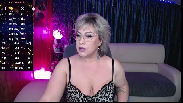 Snapshot of Ellen_Ripley chatting on 05-18-26, 12:22 Ellen Ripley online show from 05-18-26, 12:22