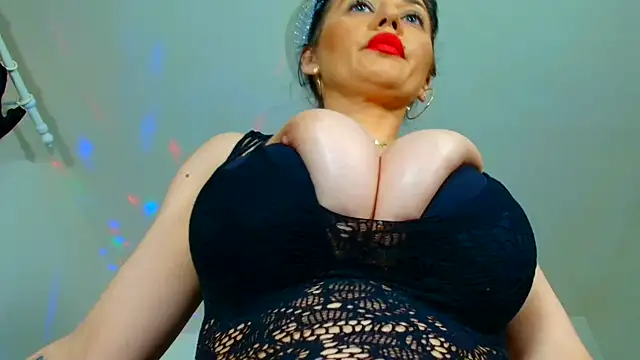 Snapshot of angeliquevany chatting on 01-28-25, 11:07 angeliquevany online show from 01-28-25, 11:07