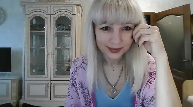 Snapshot of BarbaraKim chatting on 01-09-25, 09:06 BarbaraKim online show from 01-09-25, 09:06