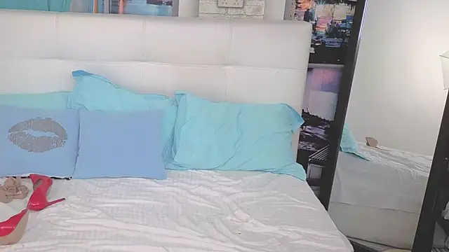 IvyHotFoxy online show from 09-20-25, 07:15