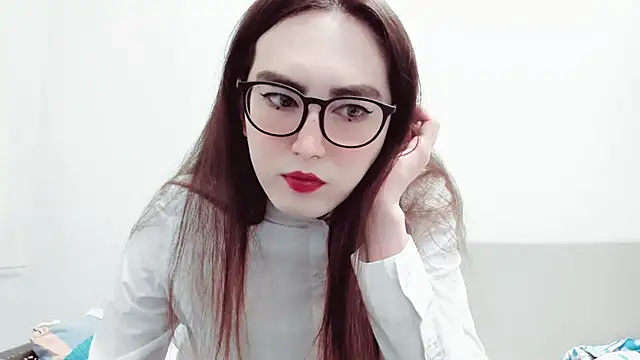Snapshot of MinniMaksy chatting on 12-19-24, 10:00 MinniMaksy online show from 12-19-24, 10:00