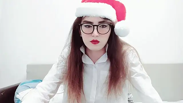 Snapshot of MinniMaksy chatting on 12-28-24, 11:59 MinniMaksy online show from 12-28-24, 11:59