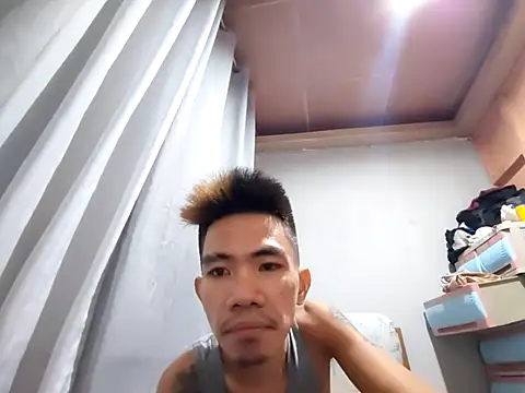 Snapshot of MrGOLDENBOY chatting on 07-11-26, 03:59 MrGOLDENBOY online show from 07-11-26, 03:59