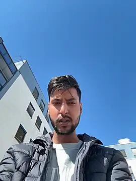 dhruv9413 online show from 04-29-26, 01:15