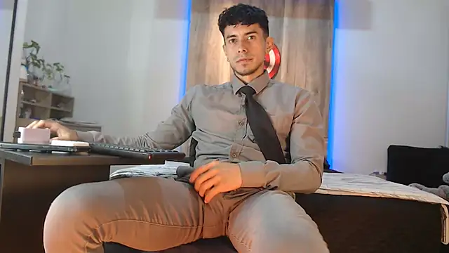 Andrew 4  online show from 10-07-25, 03:04