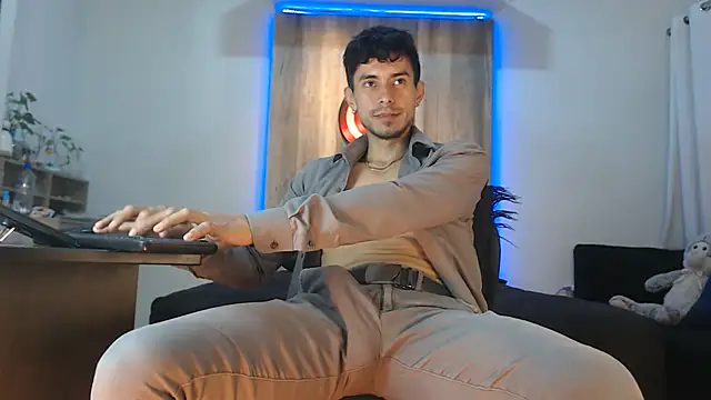 Andrew 4  online show from 10-16-25, 04:02