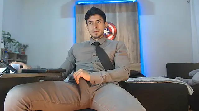 Andrew 4  online show from 11-18-25, 04:39