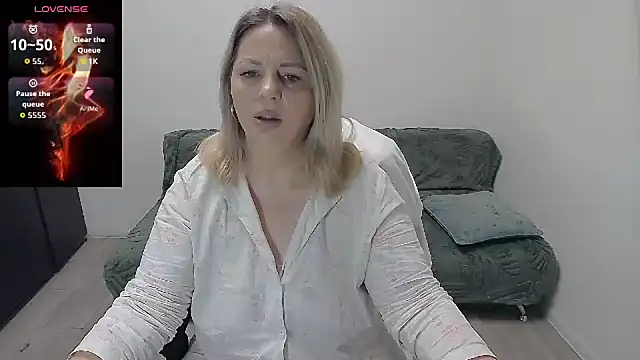 erikaerika online show from 05-22-26, 06:31