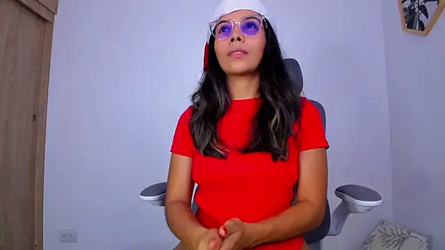 Snapshot of k4y_lover chatting on 12-24-24, 02:21 k4y lover online show from 12-24-24, 02:21