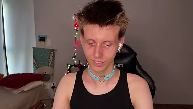 Snapshot of vladdymeow chatting on 12-02-24, 09:39 vladdymeow online show from 12-02-24, 09:39