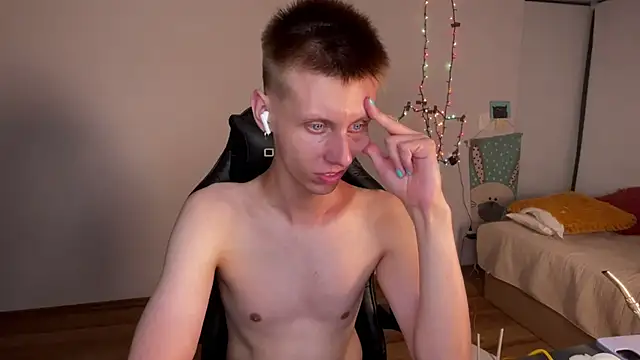 Snapshot of vladdymeow chatting on 12-22-24, 02:49 vladdymeow online show from 12-22-24, 02:49